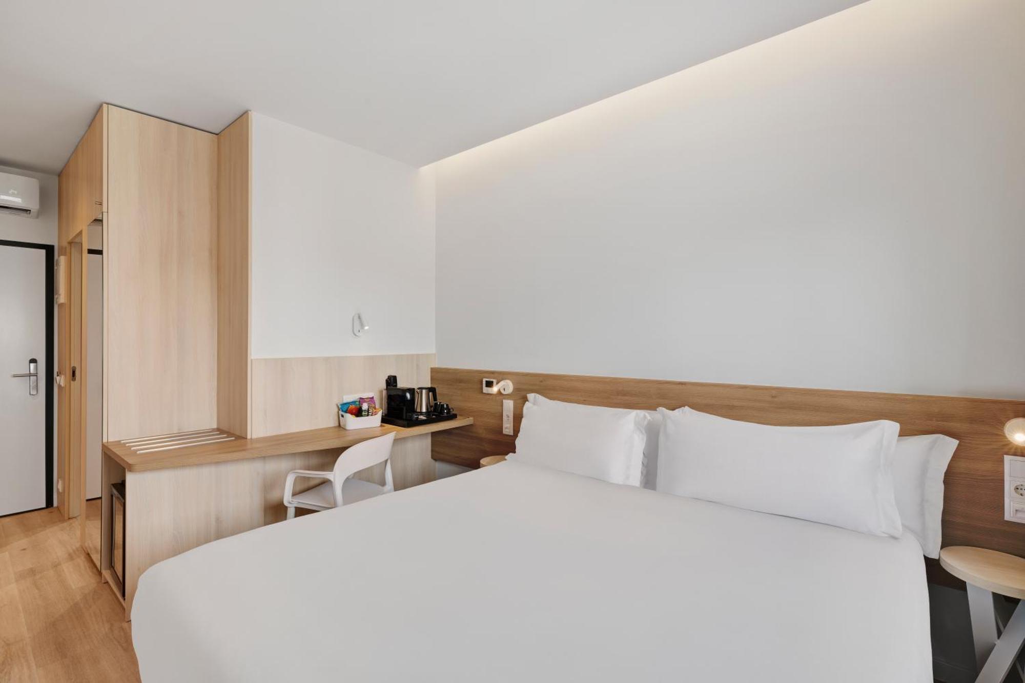 B&B Hotel 비아나도카스텔로 외부 사진