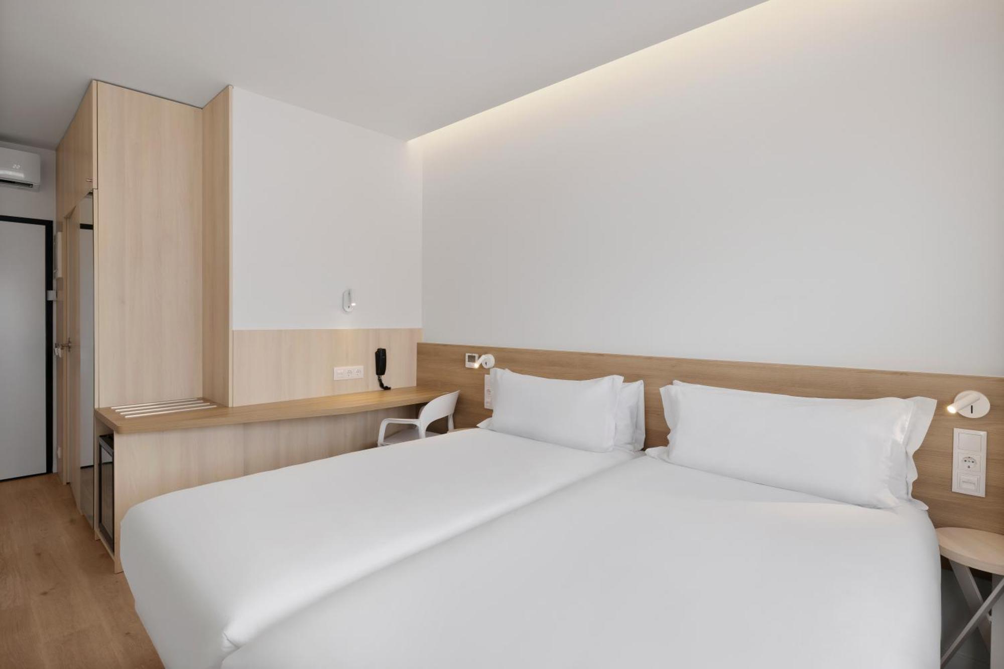 B&B Hotel 비아나도카스텔로 외부 사진