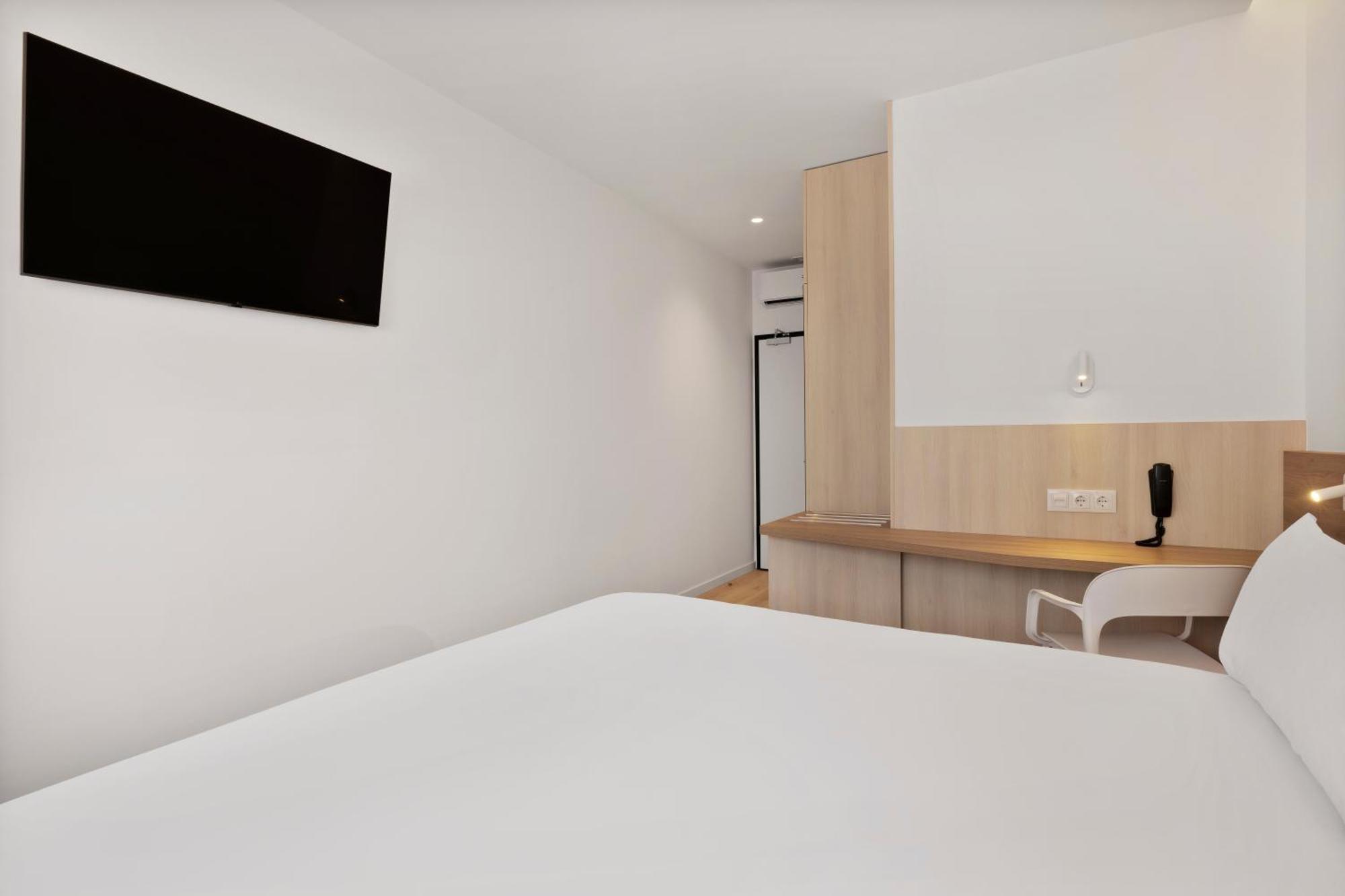 B&B Hotel 비아나도카스텔로 외부 사진