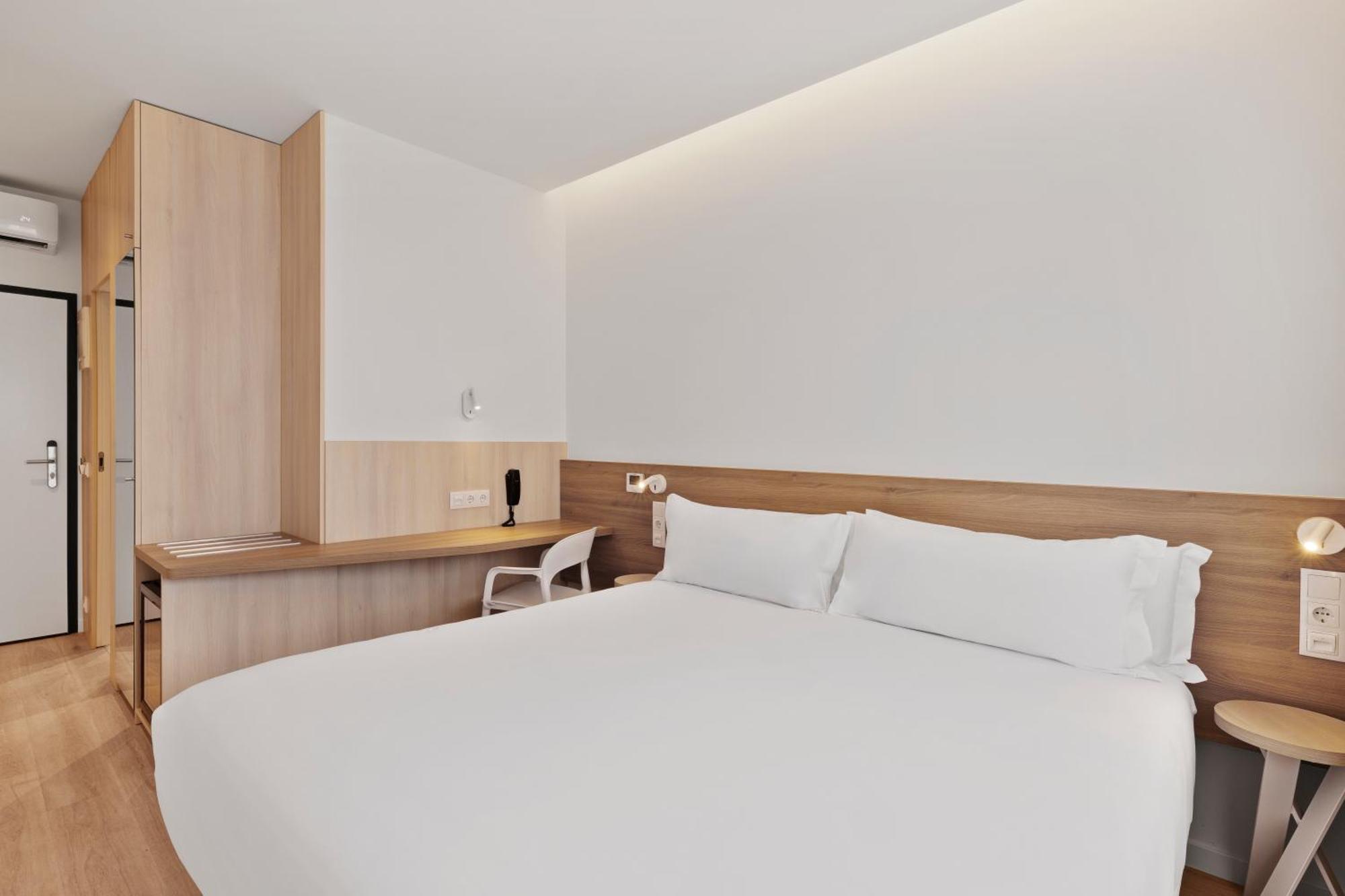 B&B Hotel 비아나도카스텔로 외부 사진