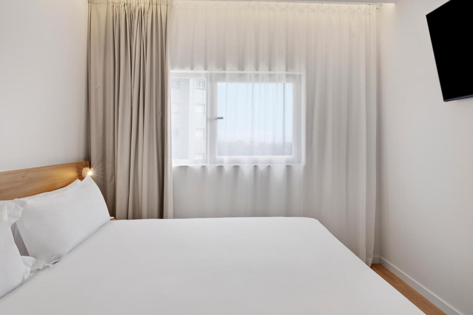 B&B Hotel 비아나도카스텔로 외부 사진