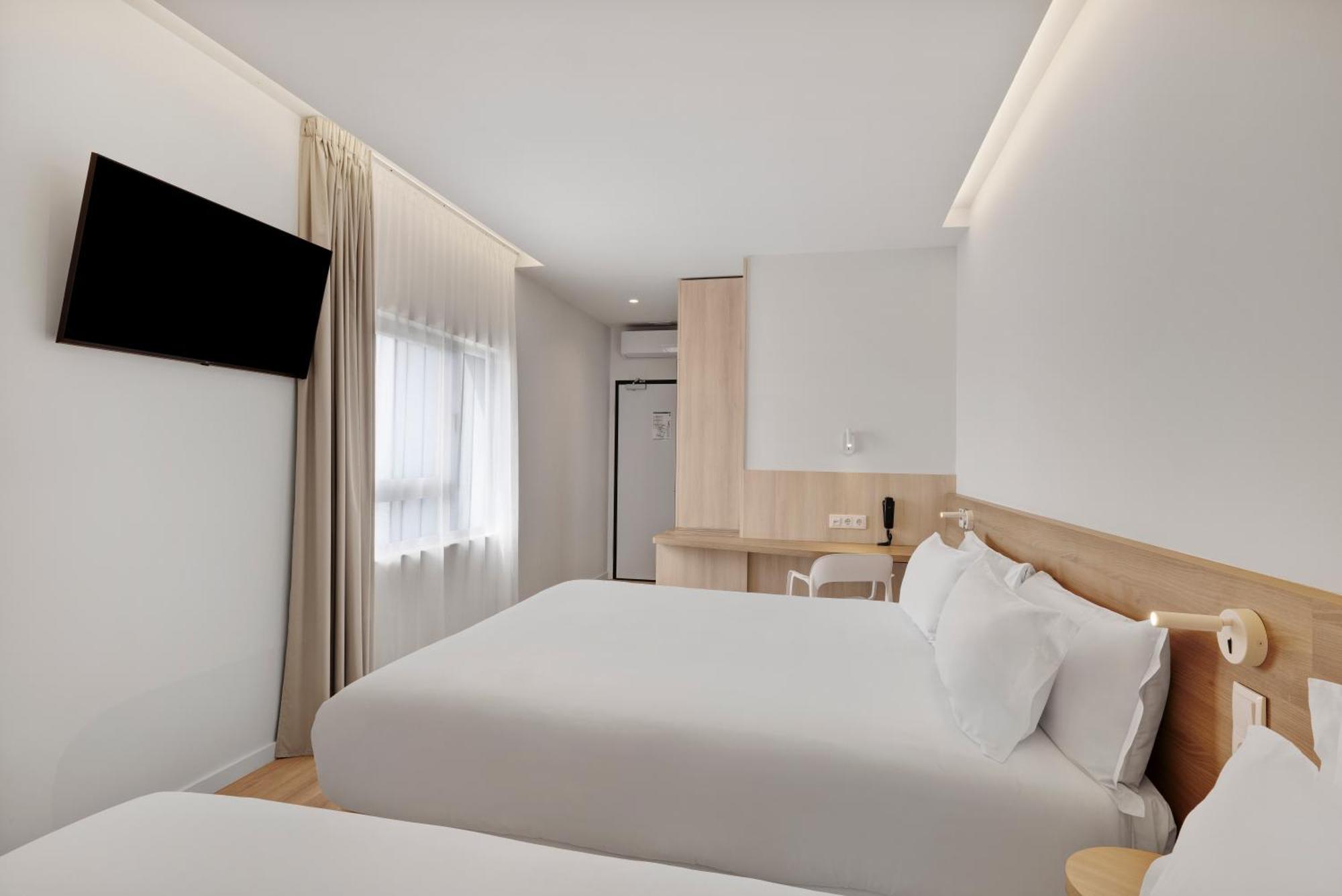 B&B Hotel 비아나도카스텔로 외부 사진