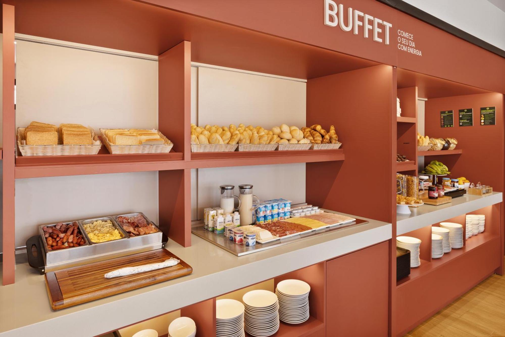 B&B Hotel 비아나도카스텔로 외부 사진